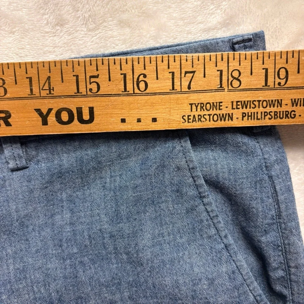 GAP Shorts‎ Men Sz 36 Chambray Blue Essential Khaki 10" Inseam Lightweight - Picture 4 of 13